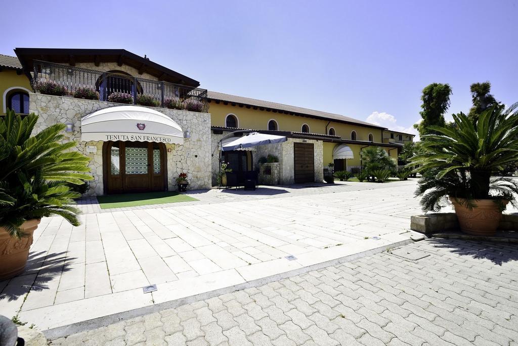 Hotel Tenuta San Francesco Barletta Exterior photo